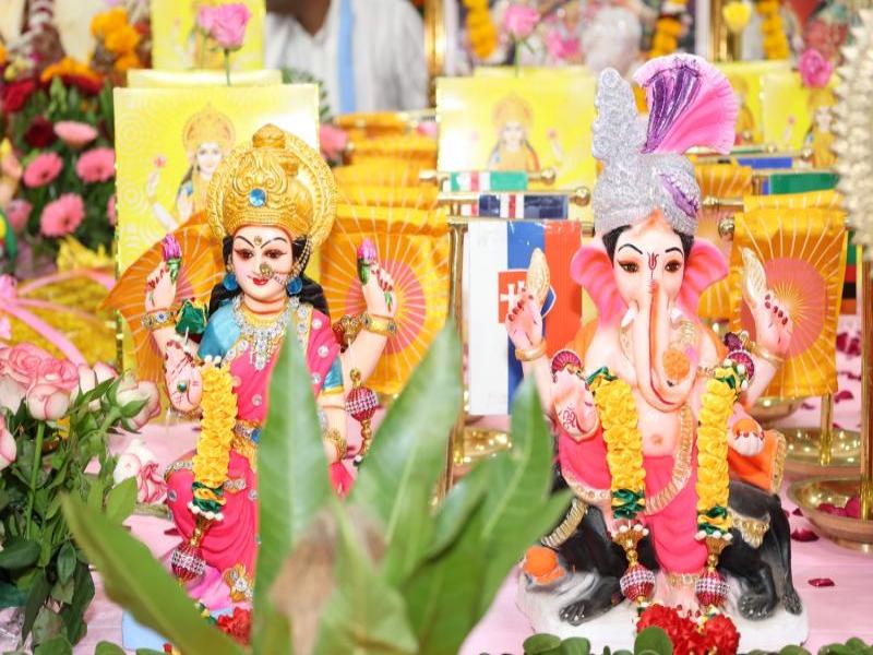 महर्षि संस्थान में त्रिदिवसीय उत्सव धूमधाम से संपन्न 