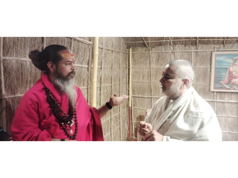 Brahmachari Girish Ji , Shri Ved Prakash Sharma and Shri Ramdev Dube has met and greeted Swami Rudranath Mahakal Maharaj Ji. Swami Ji has greatly admired the work done by Maharishi Ji  to bring Vedic knowledge to the world and appreciated Brahmachari Girish Ji for continuing the legacy of Maharishi Ji for future generations.