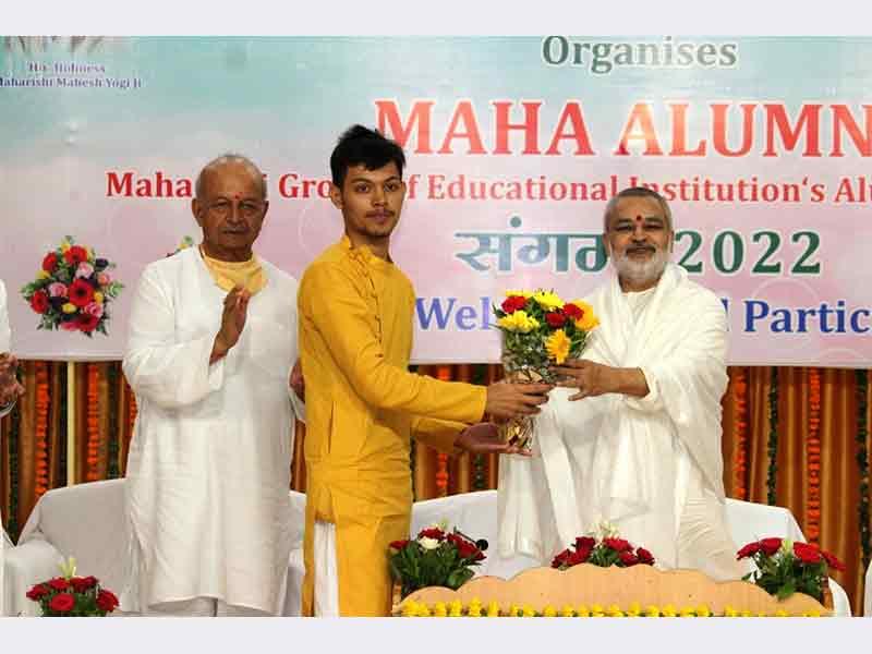 Maha Alumni Assembly of all Institutions (3 branches of Maharishi Vidya Mandir Schools, Maharishi Centre for Educational Excellence and Maharishi Institute of Management) of Maharishi Shiksha Sansthan of Bhopal was organised on 23rd July 2022 at Maharishi Mangalam Bhawan, Hoshangabad Road, Bhopal.