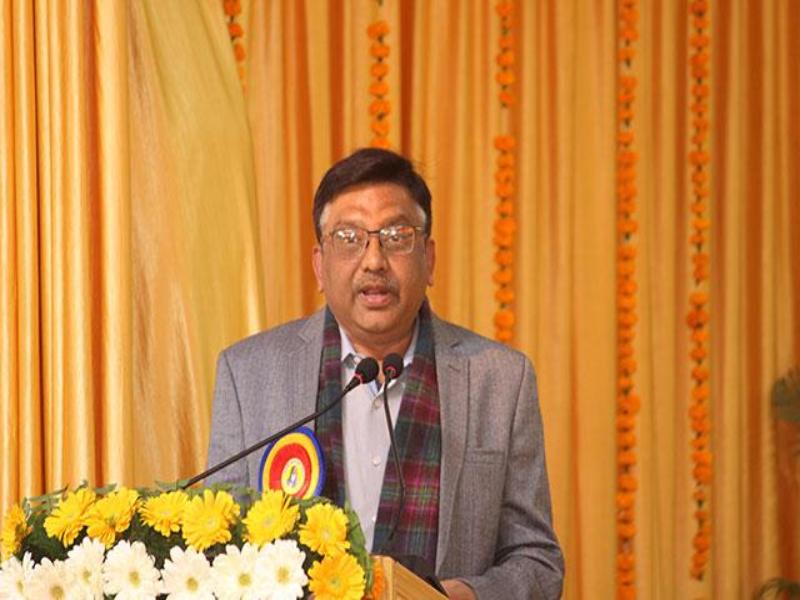 Shri Alok Verma, Editor-in-Chief of Nyoooz.com is addressing the audience at conference on 'Role of Media in Creating World Peace' organised by Maharishi Organisation on 12th January 2019 at Bhopal.