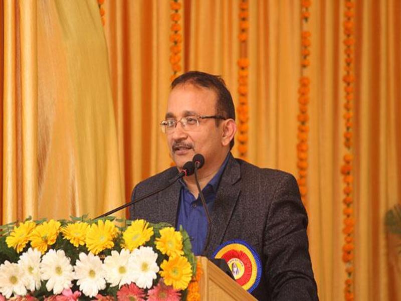 Shri Pratap Somvanshi Executive Editor of Hindustan is addressing the audience at conference on 'Role of Media in Creating World Peace' organised by Maharishi Organisation on 12th January 2019 at Bhopal.