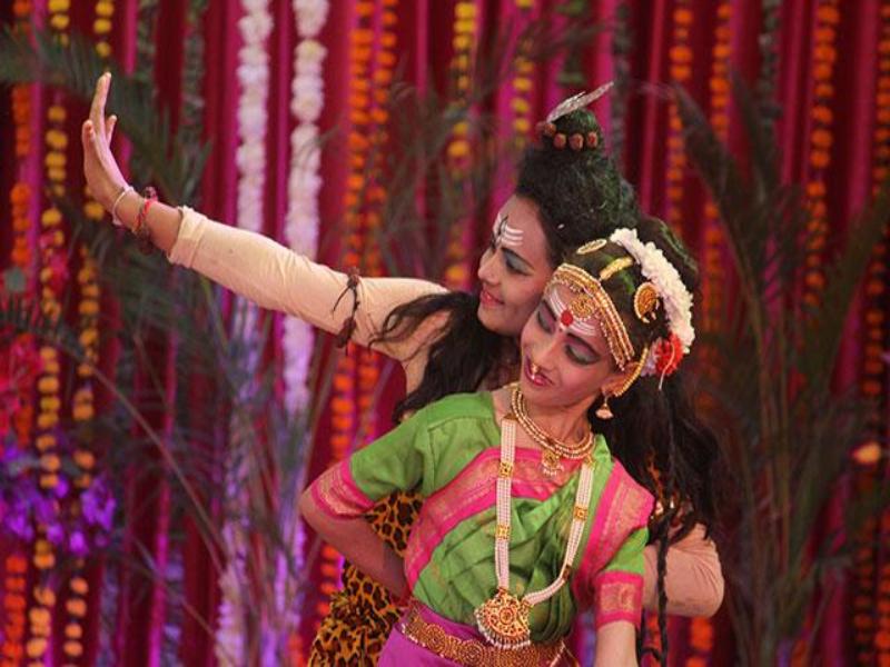 Students of MVM performing 'Shiv Dance' during Sanskriti Diwas Celebration 2019.